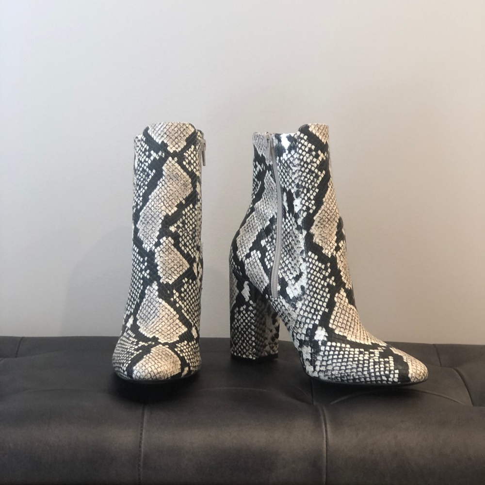 Snake Skin Print Booties - Picture 2 of 4